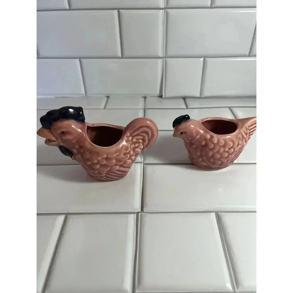 1950s Rooster Creamer And Hen Sugar Bowl Set In Pink and Black Glazed Pottery - Picture 6 of 12